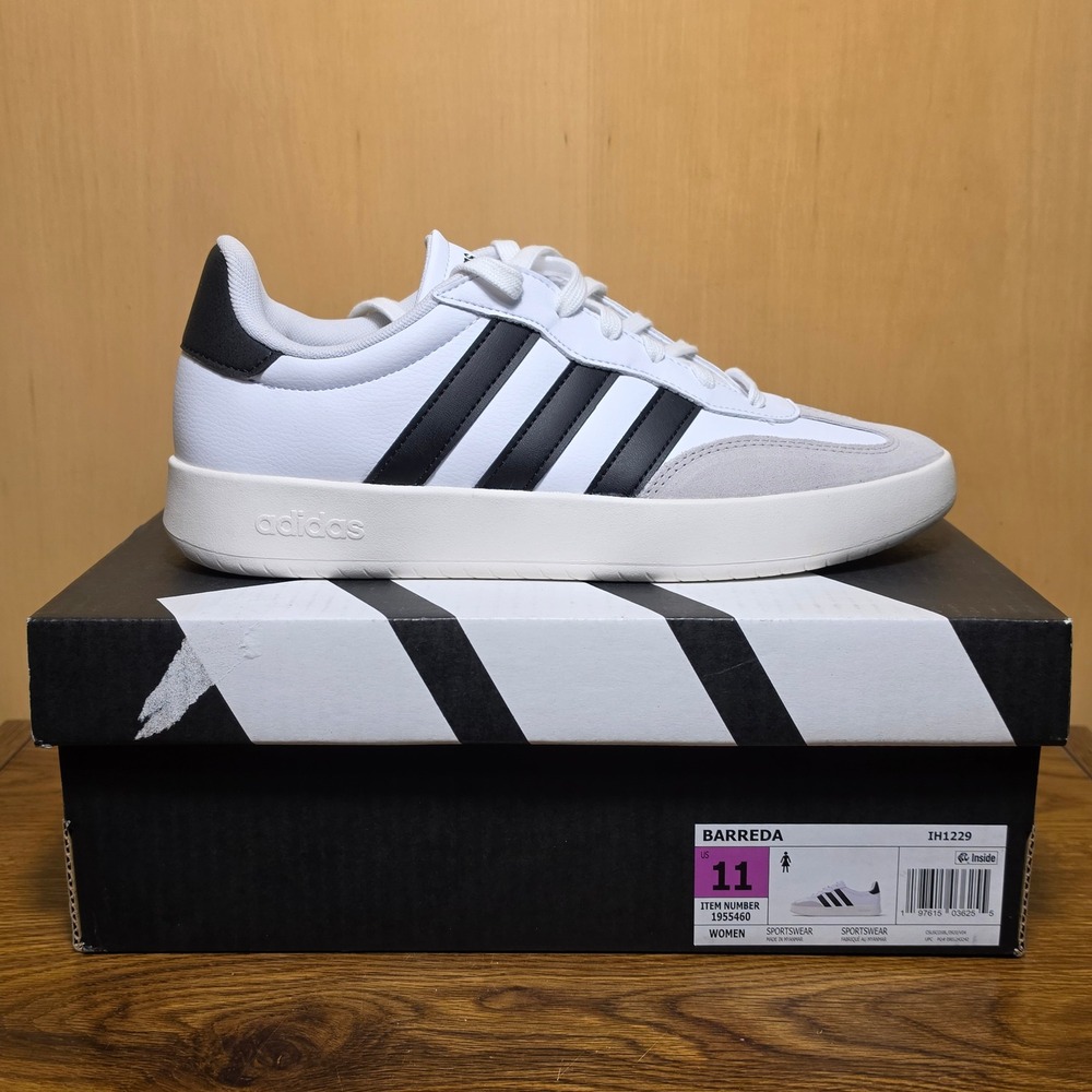 Adidas Barreda IH1229 Women's Size 11 White Black Sneakers New With Box*